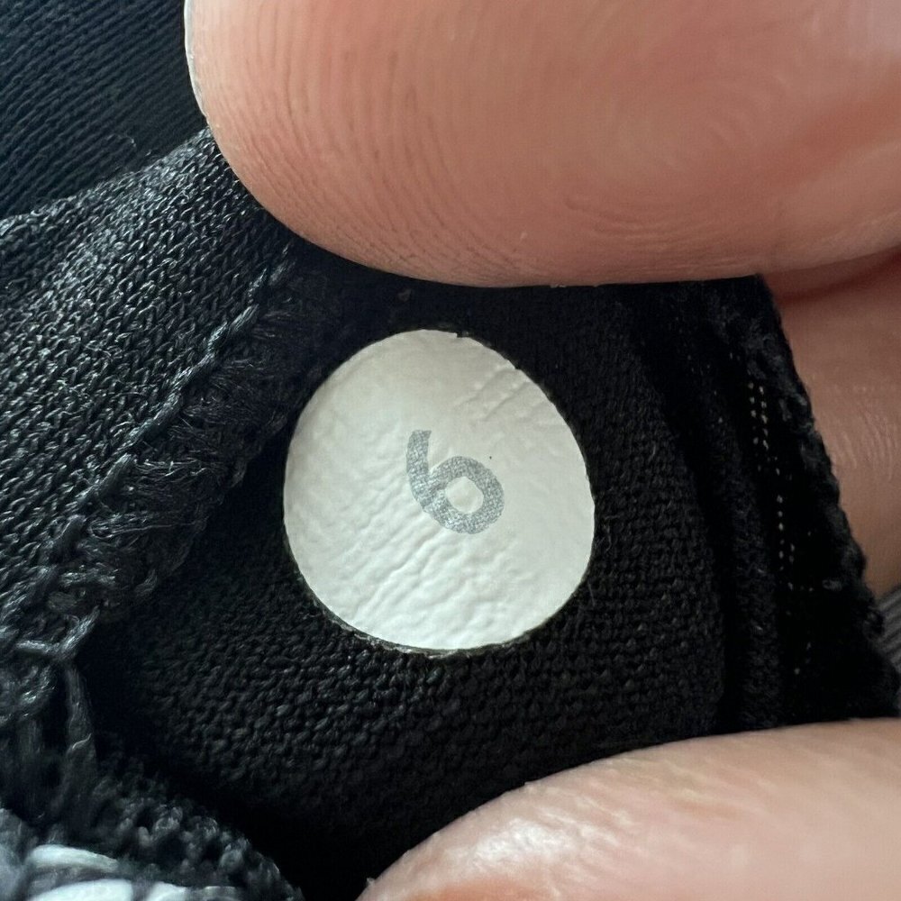 Lululemon muscle Tank top black gray Rest Less Flowabunga Size 6 - Picture 14 of 14
